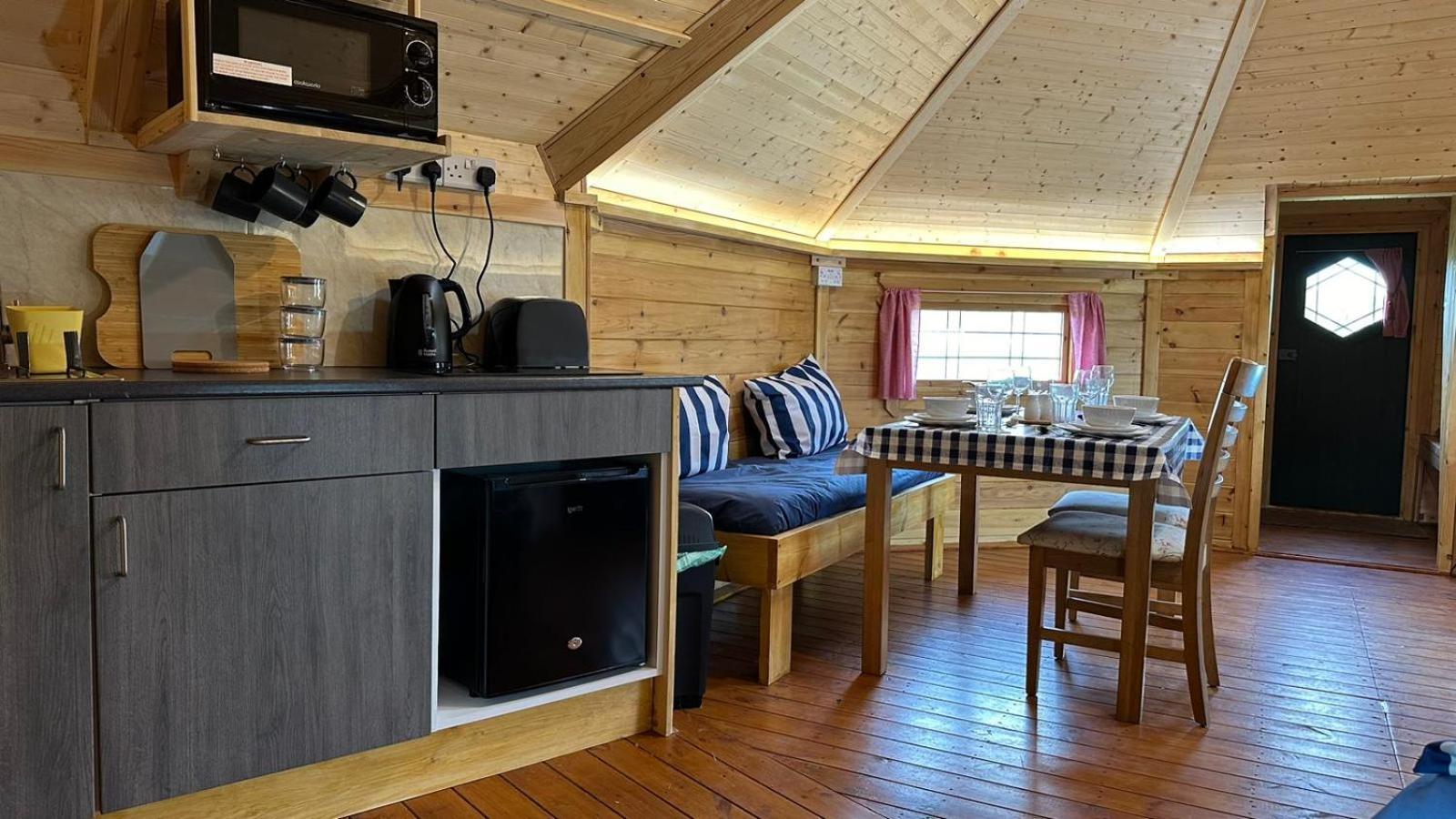 Holly Tree Glamping Cabins Wigglesworth Luaran gambar